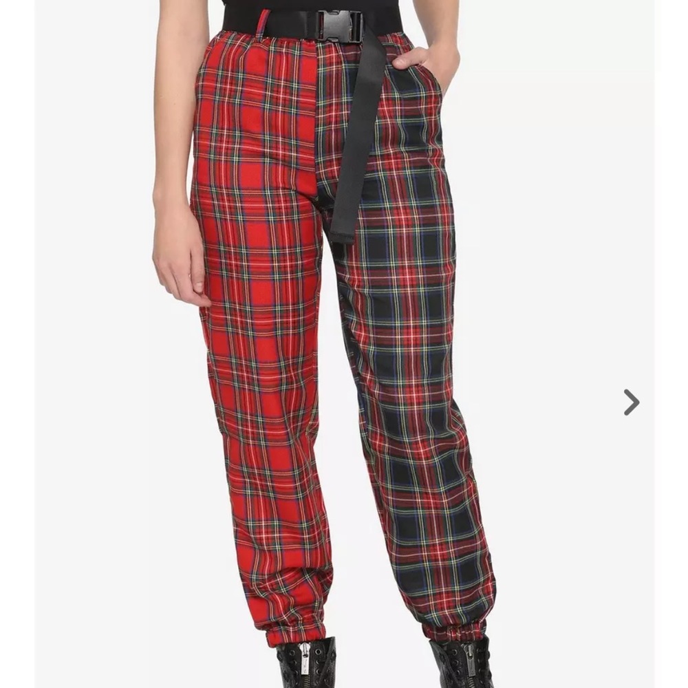 Almost Famous Red & Navy Plaid Split Women’s Plus size Jogger Pants Size 1x